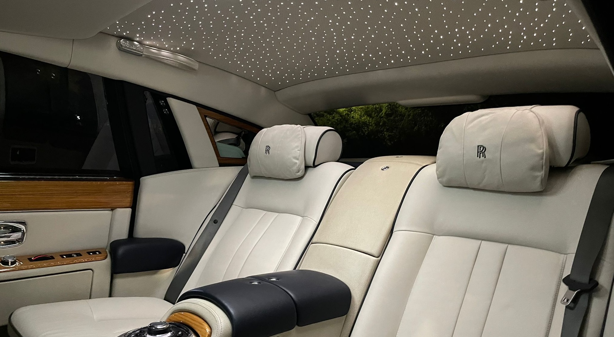 Mercedes V-Class luxury chauffeur interior